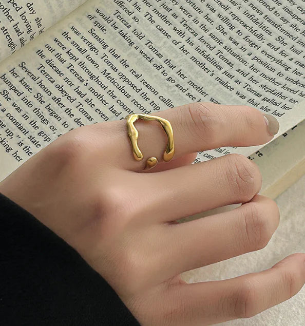 Chic Hollow Titanium Band for Her