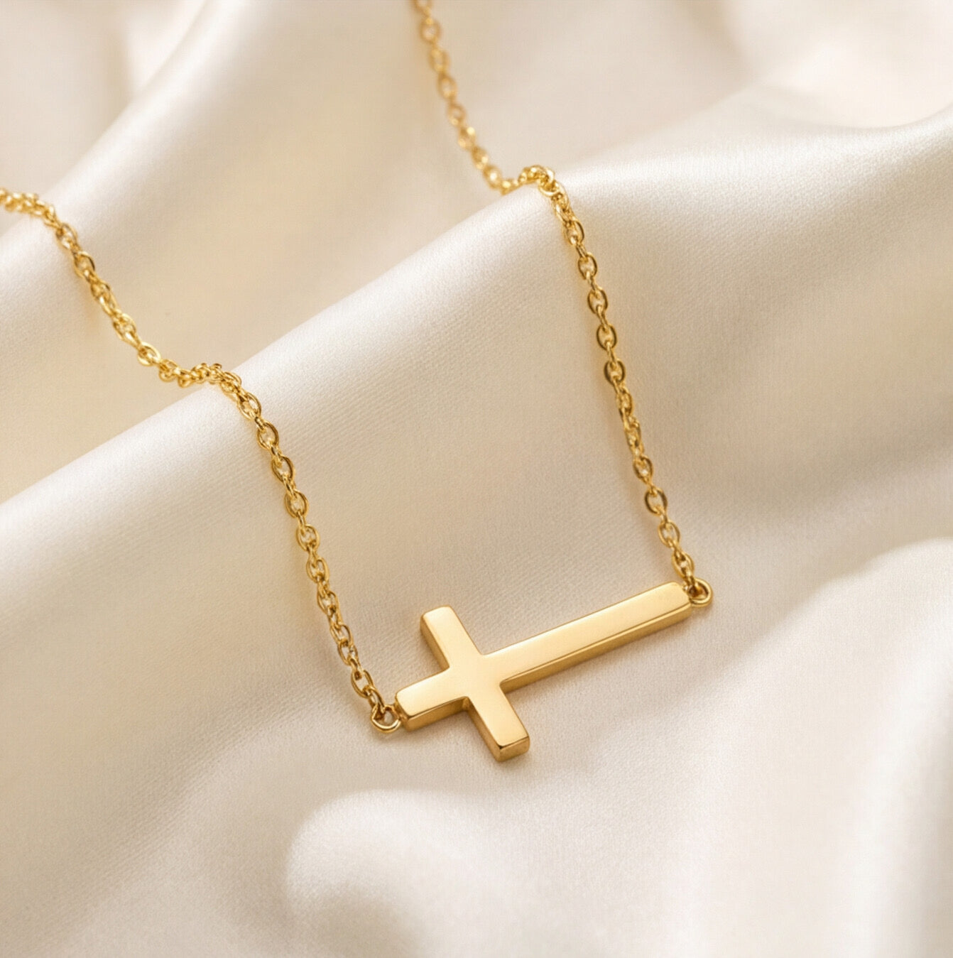 Elegant dainty cross necklace