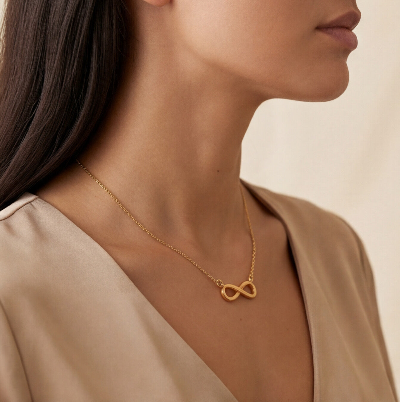 Elegante Infinity Kette minimalistisch