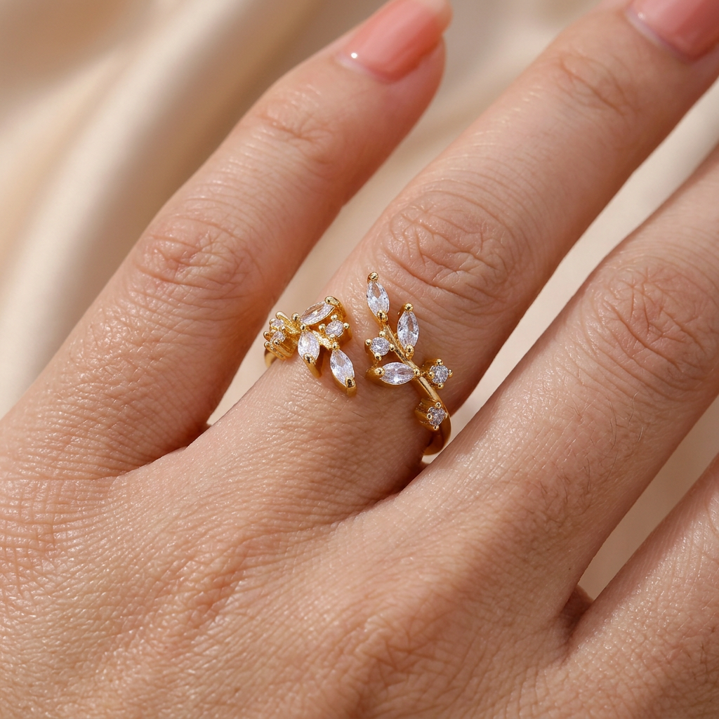 Sparkling Filigree Leaf Ring